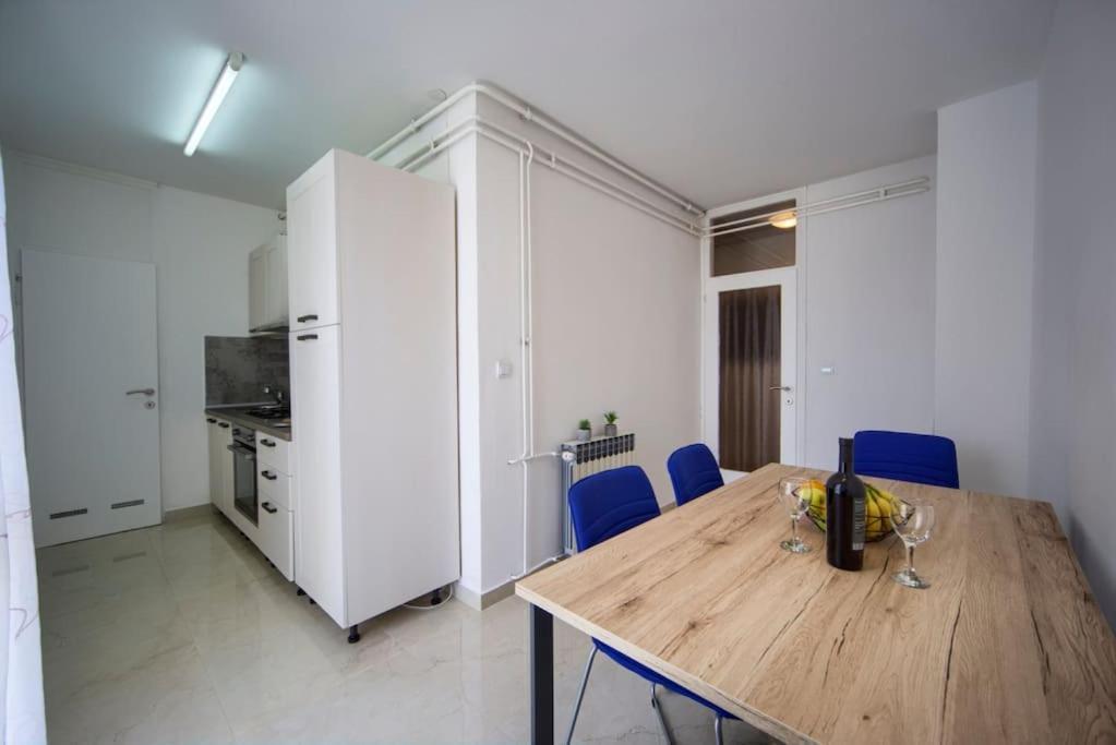 Apartman Big Cozy Near The Beach/center Pula